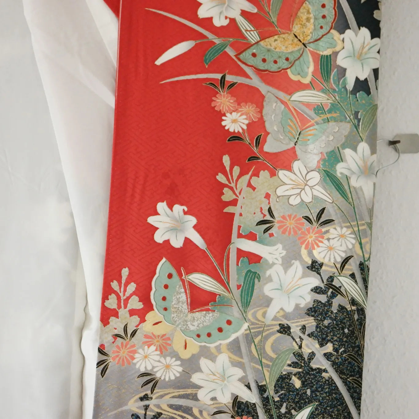 Furisode (Awase) – Pure Silk – Butterflies & Lilies – Red×Black – 153/65.5/107