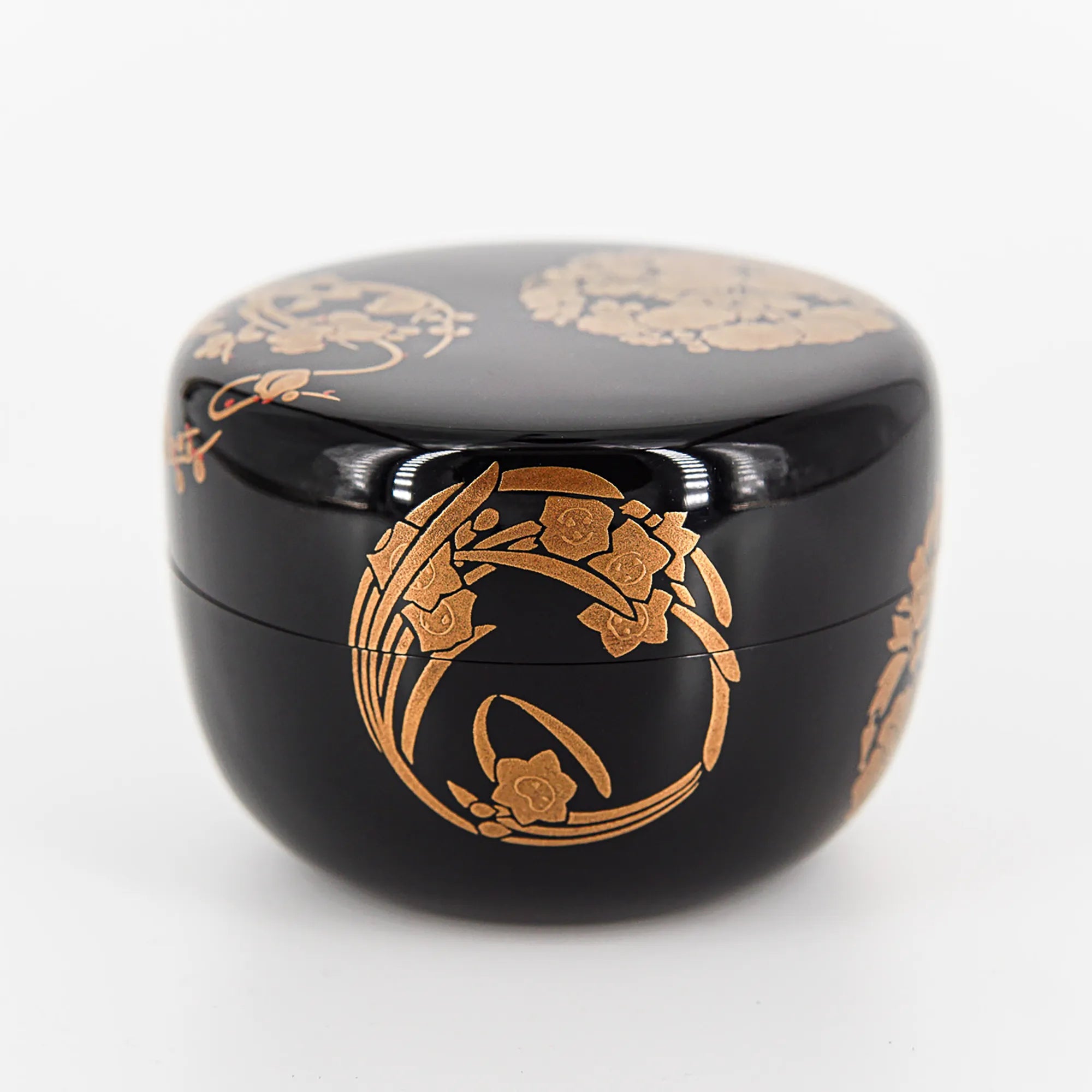 Hanamaru Hira-natsume – Black Lacquer Tea Caddy with Gold Maki-e Floral Crests
