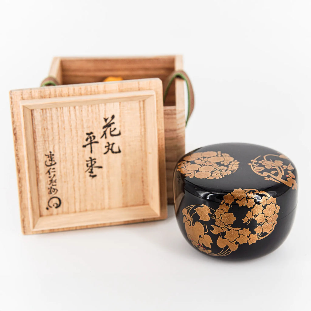 Hanamaru Hira-natsume – Black Lacquer Tea Caddy with Gold Maki-e Floral Crests