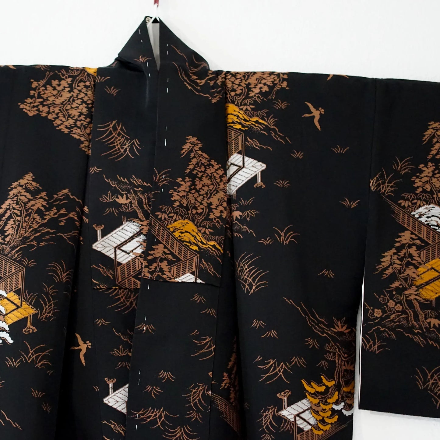 Komon (Awase) – Tsumugi Silk Blend – Scenic Landscape, Taishō Roman – Black×Bronze – 151.5/63/48.5