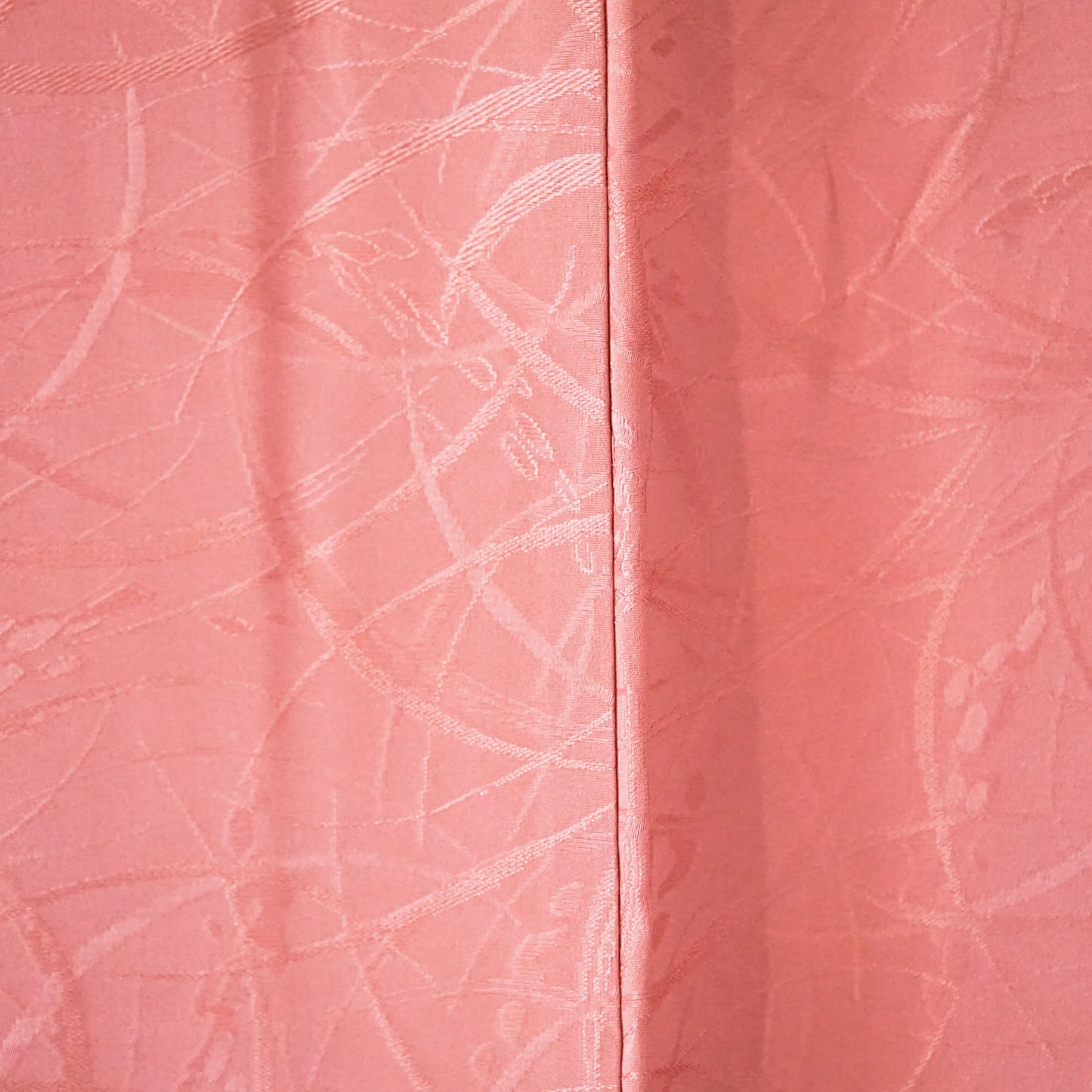 Iromuji (Awase) – Silk Rinzu – Dusty Pink (Mukōmon) – 159/62/44.5