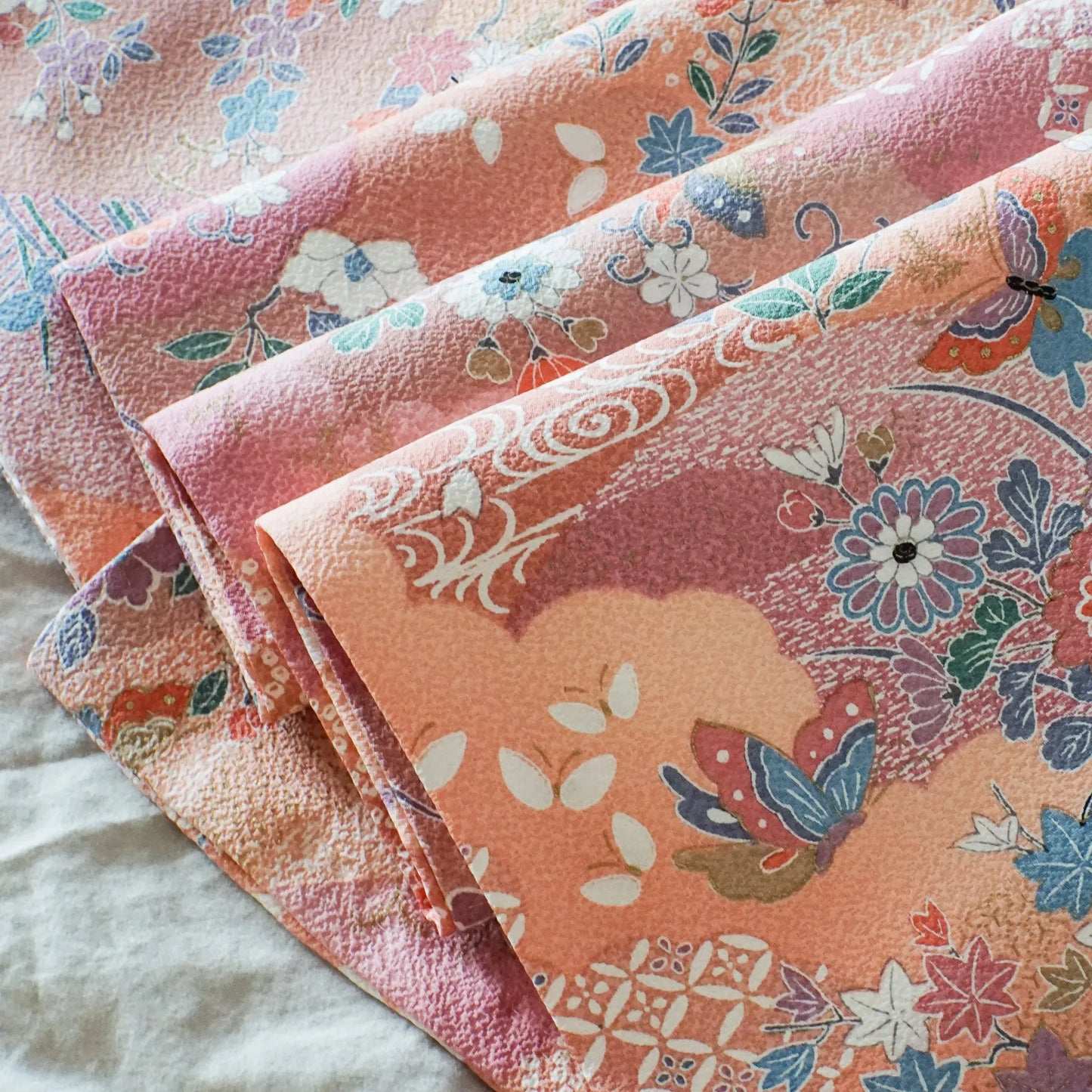 Komon (Awase) – Silk Chirimen – Peach Pink, Florals & Butterflies – 162/63/47