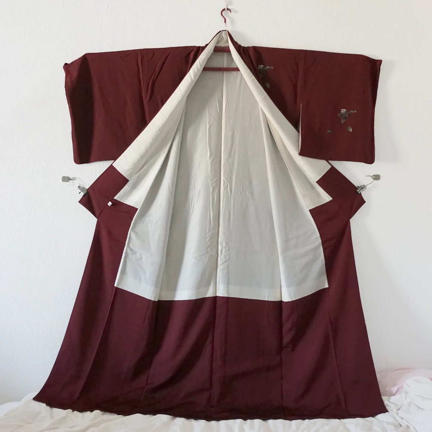 Awase Houmongi Kimono – Silk Chirimen – Burgundy Magnolias (Tall) – 176/71/48