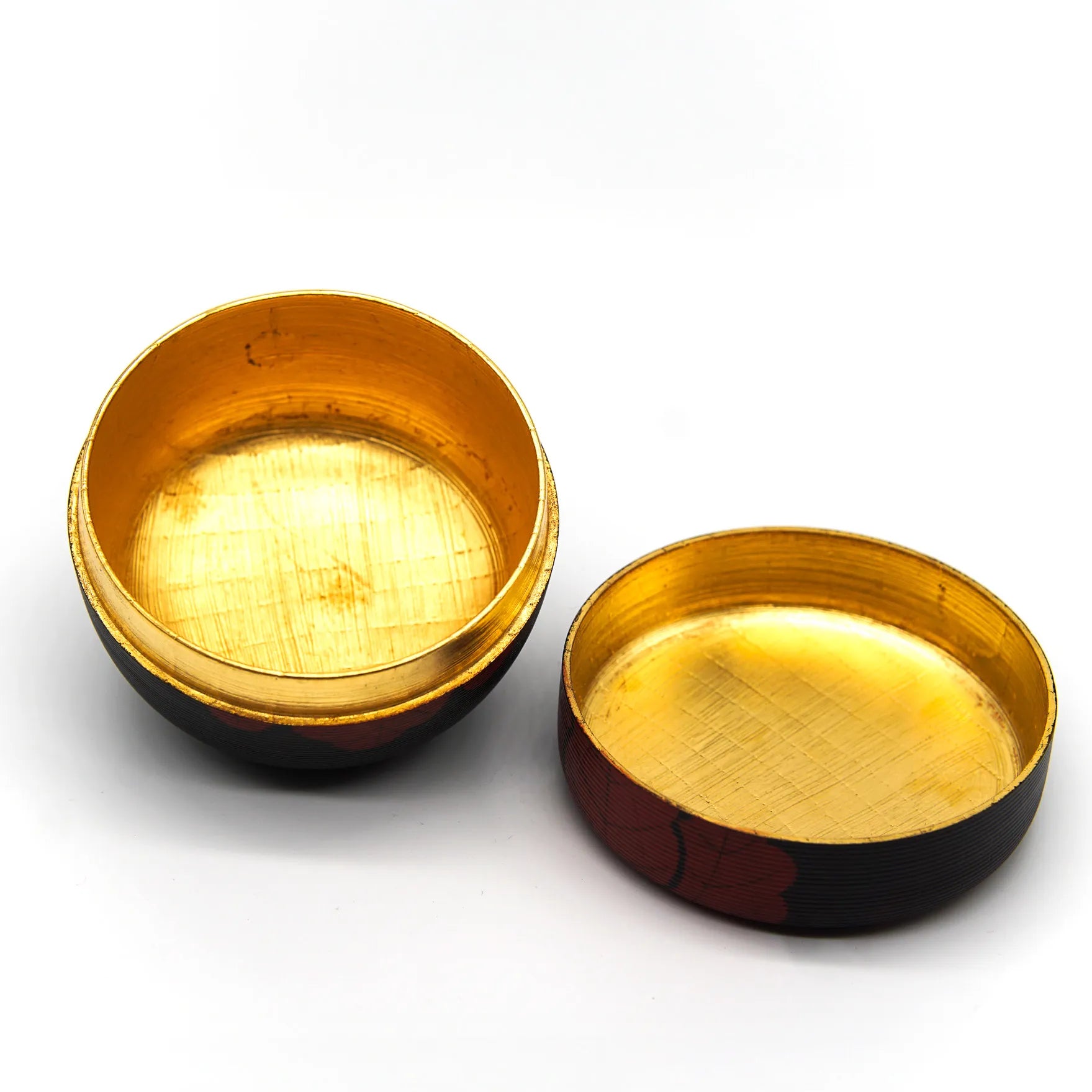 Large Flat Matcha Tea Container with Paulownia & Chrysanthemum Maki-e by Tsukushiro Tsukuryou