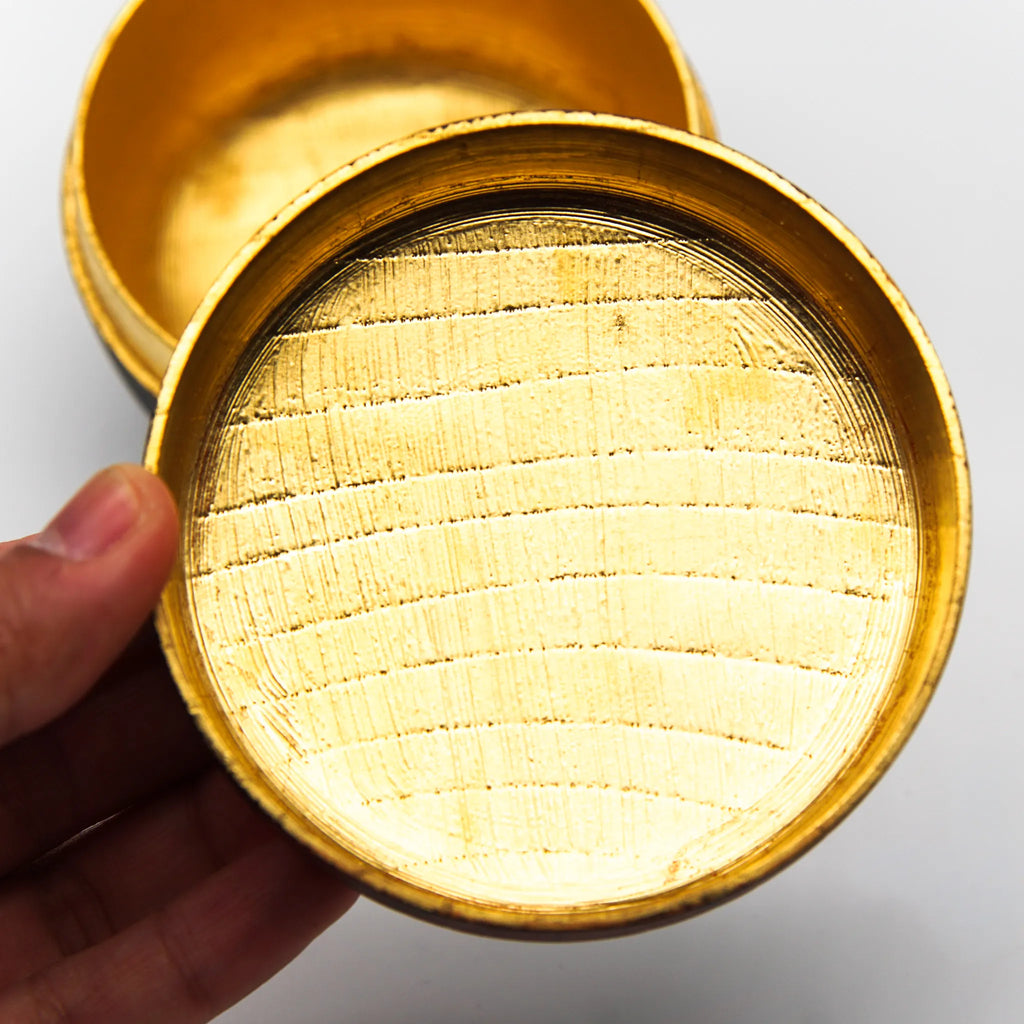 Large Flat Matcha Tea Container with Paulownia & Chrysanthemum Maki-e by Tsukushiro Tsukuryou