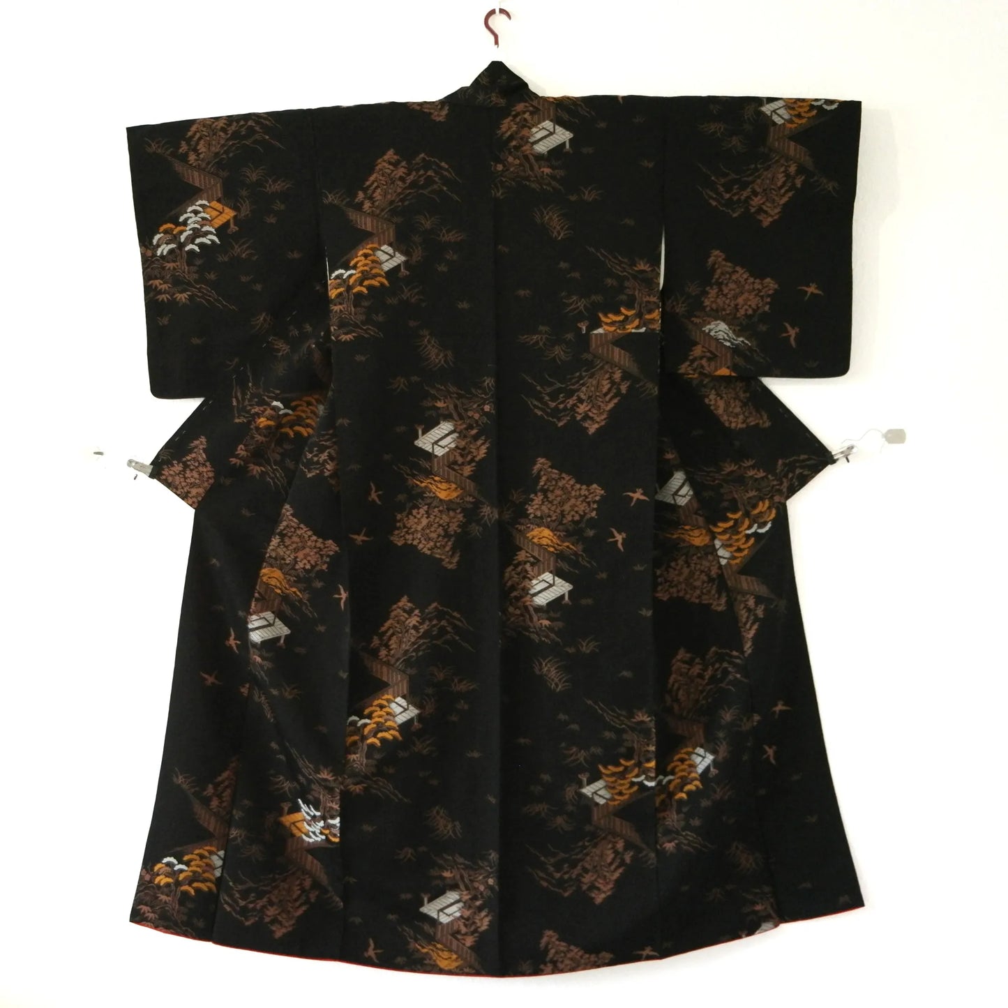 Komon (Awase) – Tsumugi Silk Blend – Scenic Landscape, Taishō Roman – Black×Bronze – 151.5/63/48.5