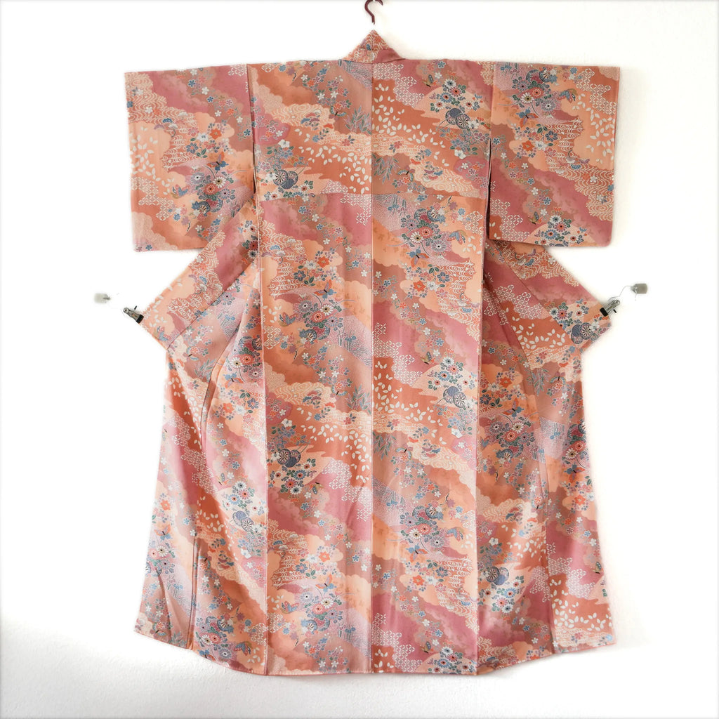 Komon (Awase) – Seiden-Chirimen – Pfirsichrosa, Blumen & Schmetterlinge – 162/63/47